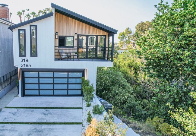 Foto del edificio - 30+ Day Fully Stylishly furnished & Tastefully designed Newport Beach Vacation Rental