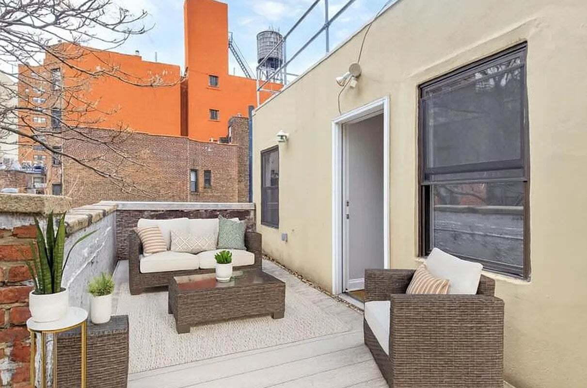 Foto del edificio - 227 E 82nd St