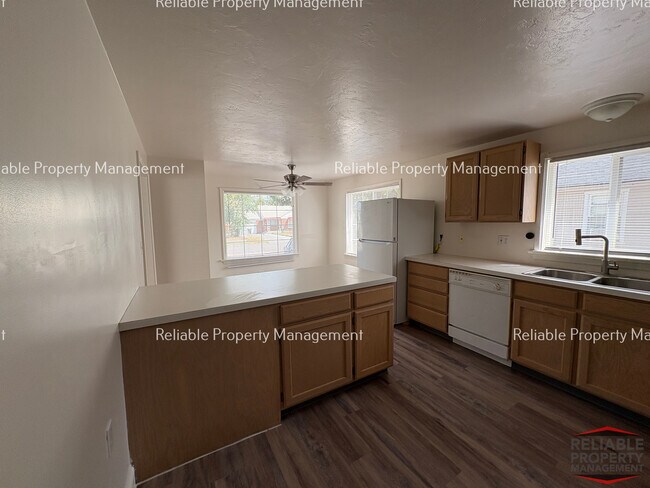 Foto del edificio - 357 W 20th St
