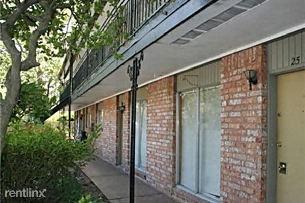 Building Photo - 8447 Park Place Blvd