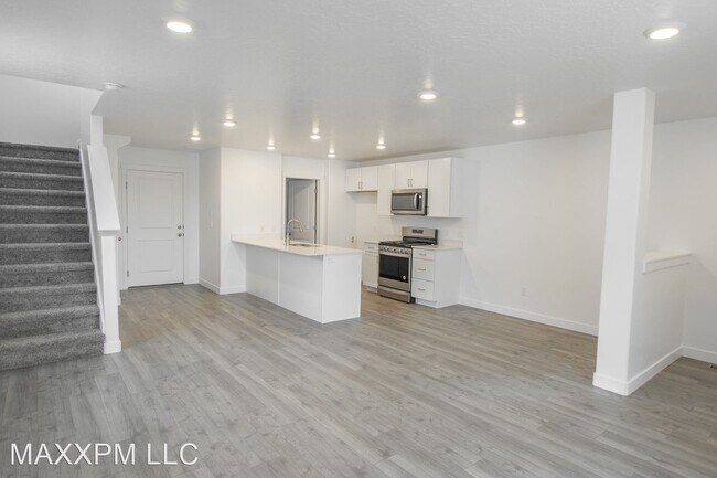 Foto del edificio - 3 br, 2 bath House - 876 N 3490 W