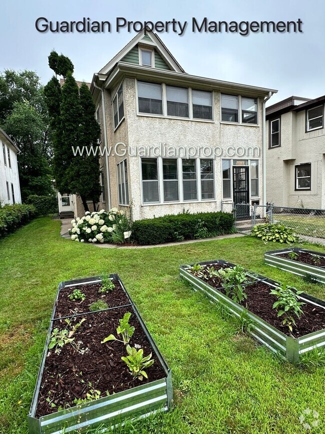 Building Photo - 1712 University Ave NE