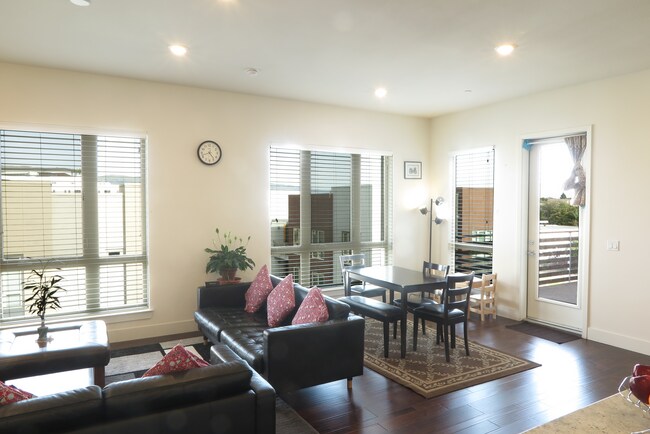 Great Hall - Dining Area - 430 Montague Expy