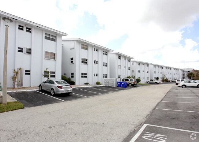 Building Photo - 234 Hibiscus Ave