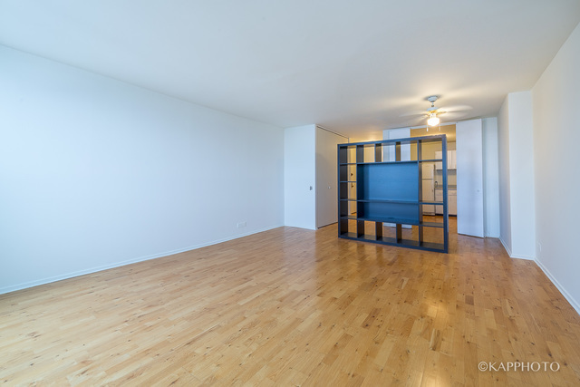 Foto del edificio - 1030 N State St