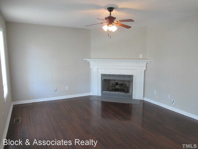 Foto del edificio - 3 br, 2.5 bath House - 324 Springside Dr