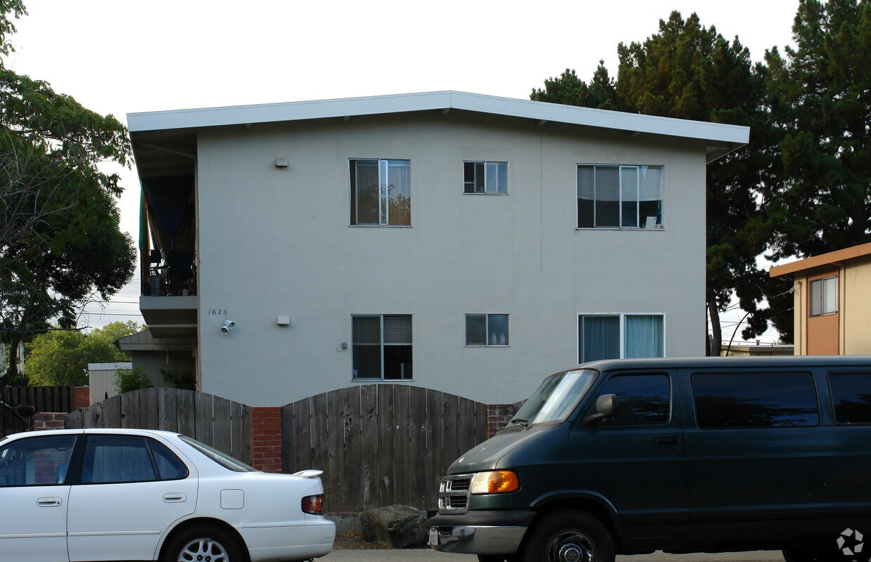 Building Photo - 1626 Adams St