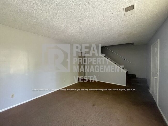 Building Photo - Spacious Townhouse in Bonaire - Section 8 ...
