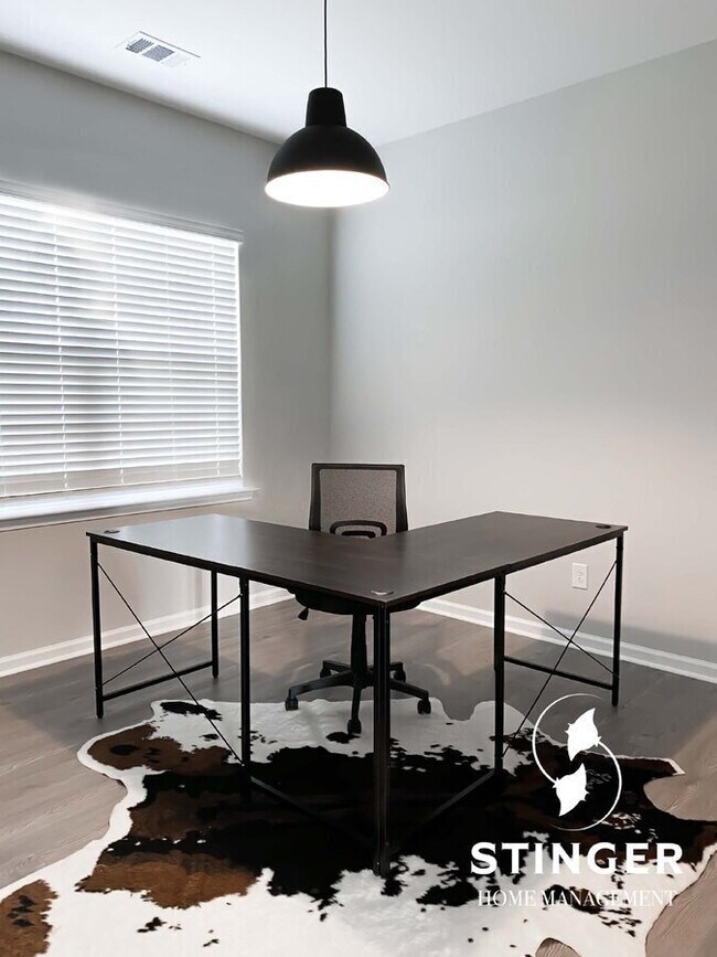 Foto del edificio - 24 Chauga St