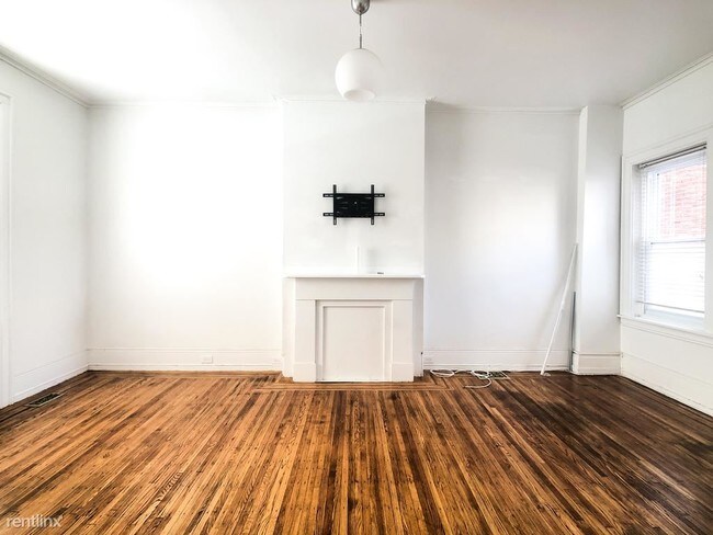Building Photo - 3 br, 1.5 bath Townhome - 2225 N College Ave