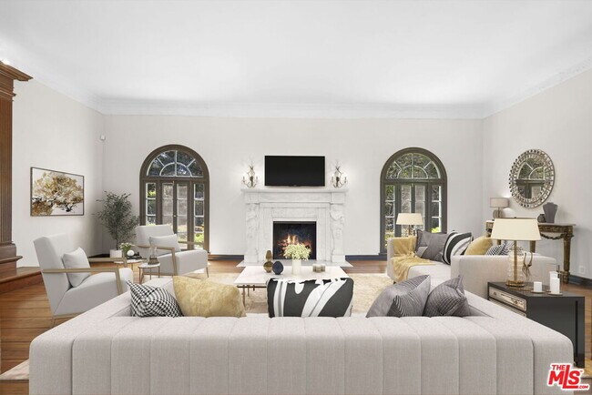 Foto del edificio - 1004 N Beverly Dr