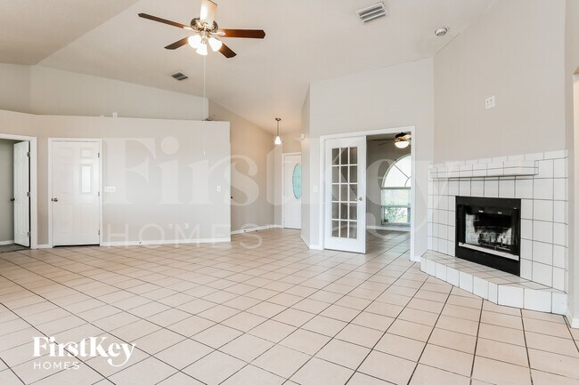 Building Photo - 1323 Arrowhead Ct