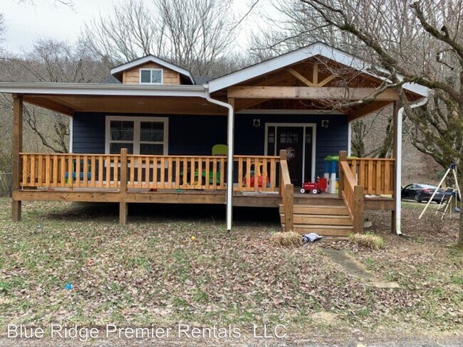 Building Photo - 2 br, 2 bath House - 94 Spalding Drive