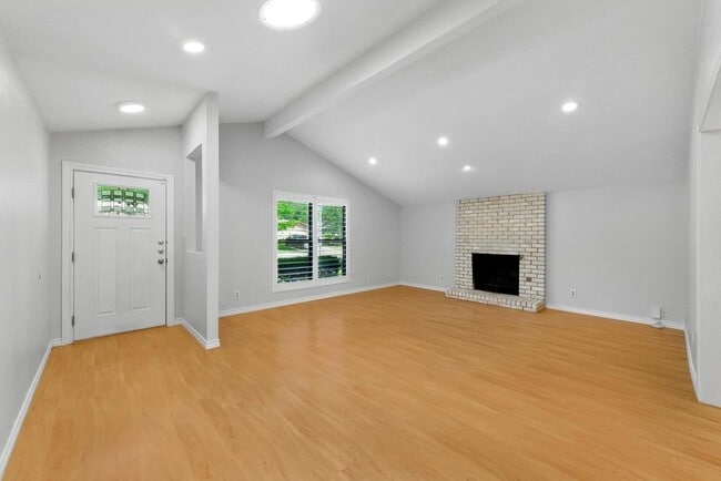 Building Photo - 6903 Moonmont Dr