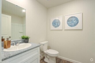 Building Photo - 2400 Tapatio Dr
