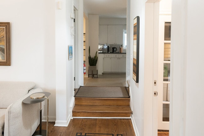 Building Photo - 50 Dundurn Pl
