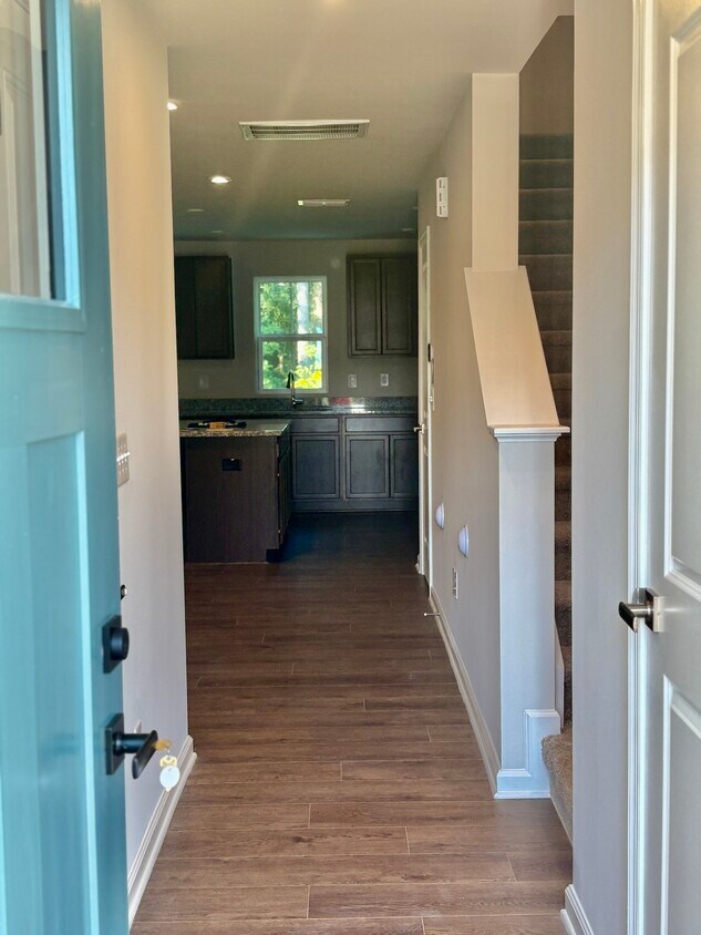 Foto principal - 6650 Gibraltar Rock Dr