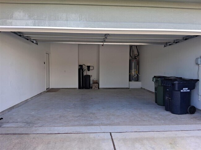 Building Photo - 2121 Golden Grain Ln