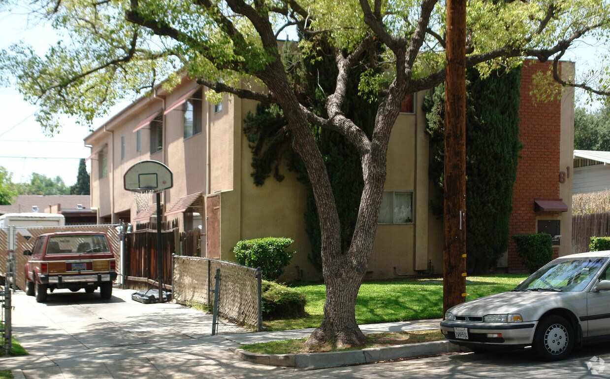 Building Photo - 81 San Marino Ave