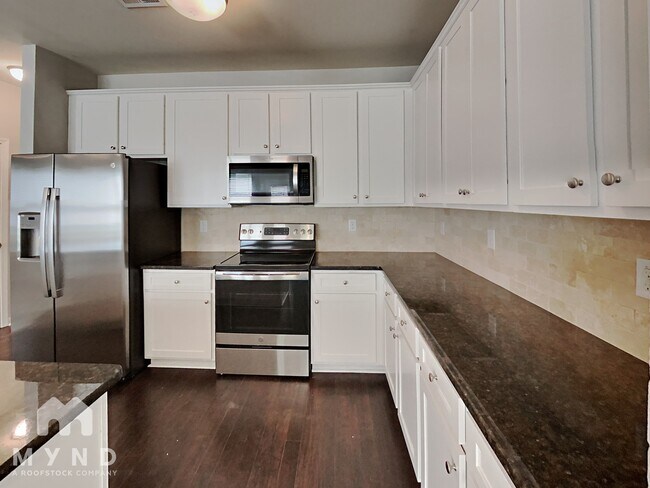 Building Photo - 5921 Cassie Dr