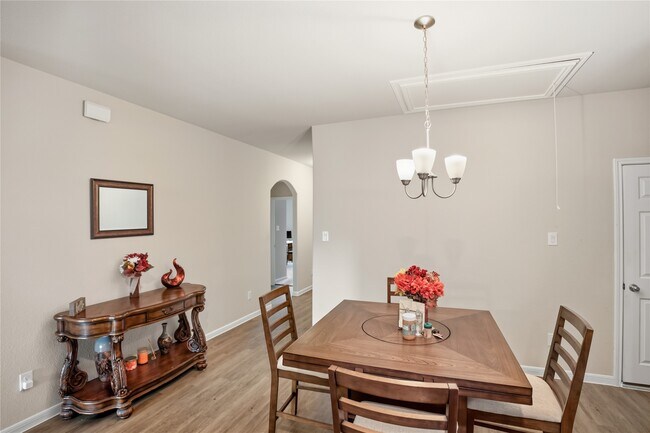 Foto del edificio - 1317 Clear Cedar Ct