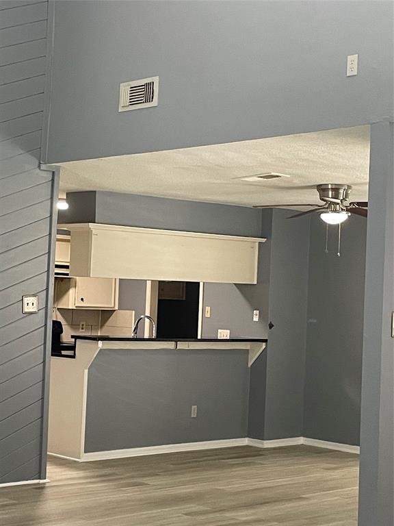 Building Photo - 12015 Osage Park Dr