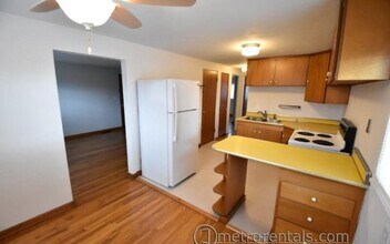 Building Photo - 2686-2688-2688 Hibbert Ave