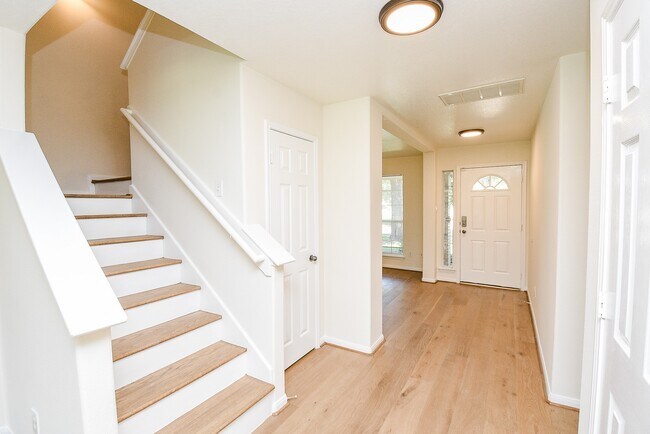 Foto del edificio - 32406 Cross Spring Park Ln