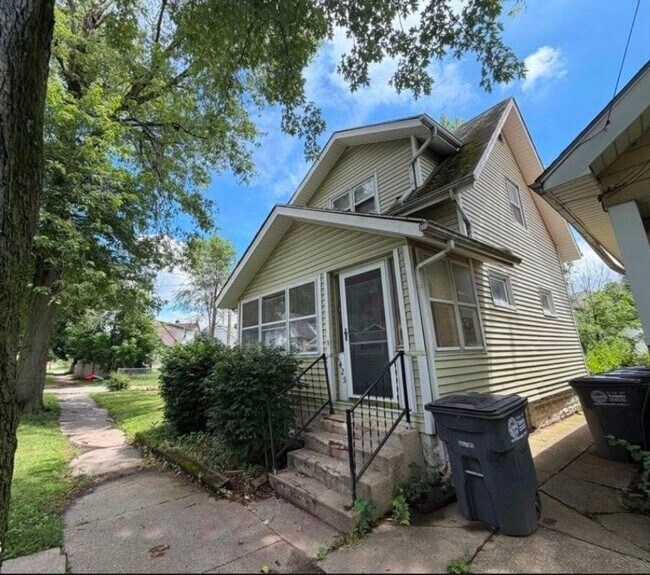 Building Photo - OWNER FINANCING