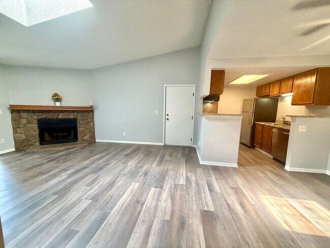 Foto del edificio - 908 S Walden Way