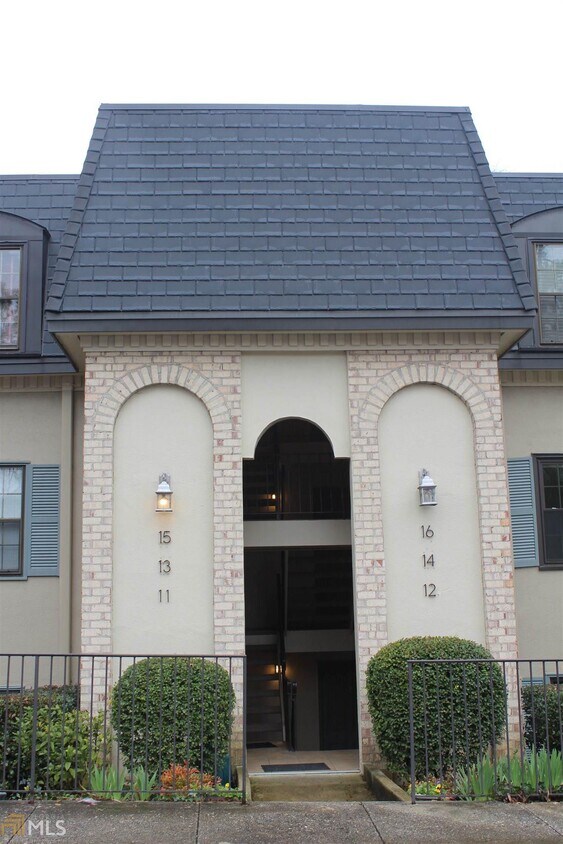 Primary Photo - 14 Chaumont Square NW