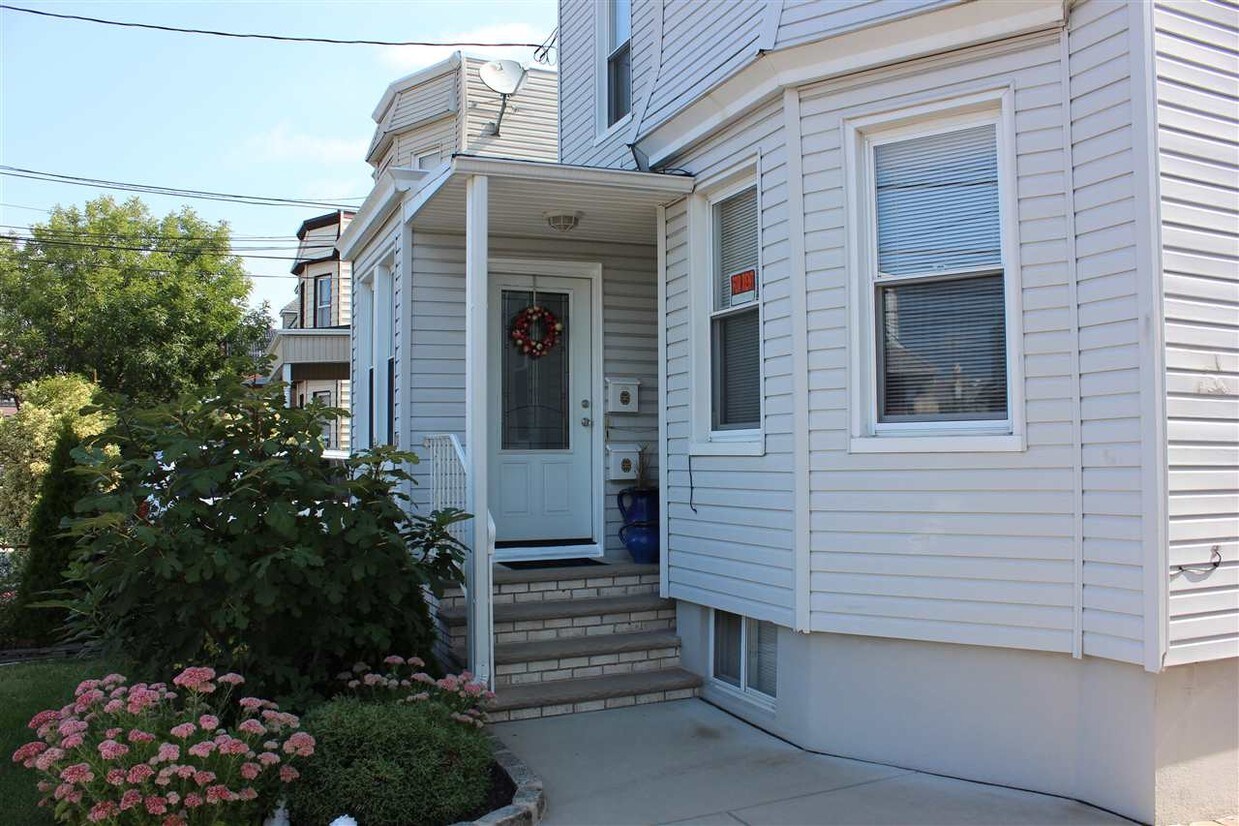Foto principal - 728 5th St