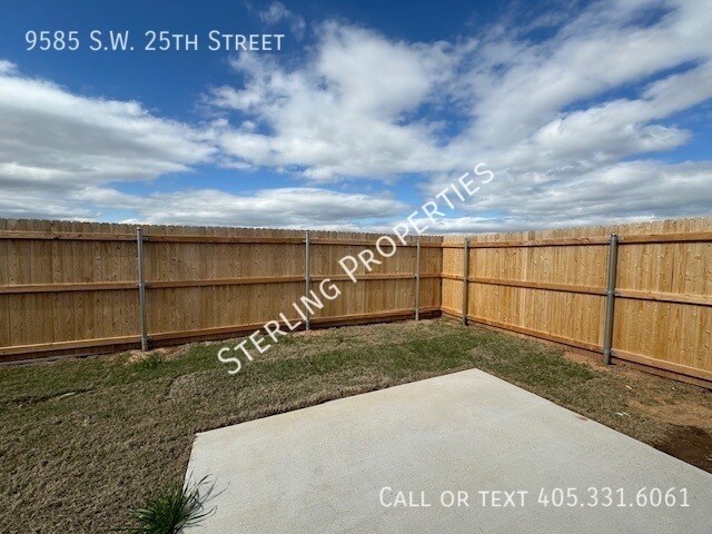 Primary Photo - 9585 SW 25th St