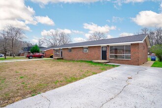 Building Photo - 3338 Gundy Dr