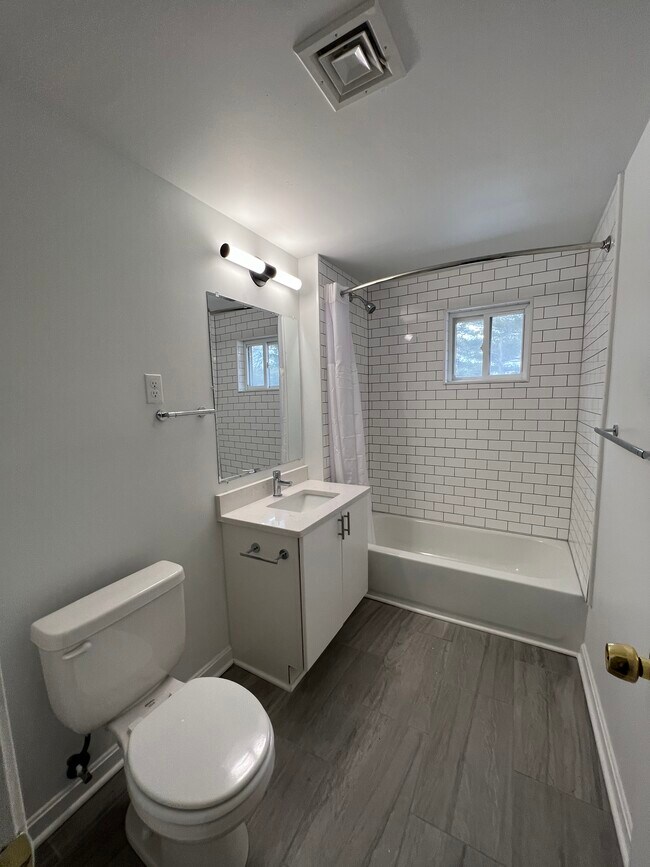 Foto del edificio - 36 Hill Rd