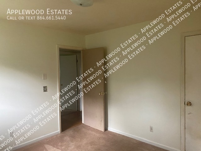 Foto del edificio - 3 Prestbury Dr