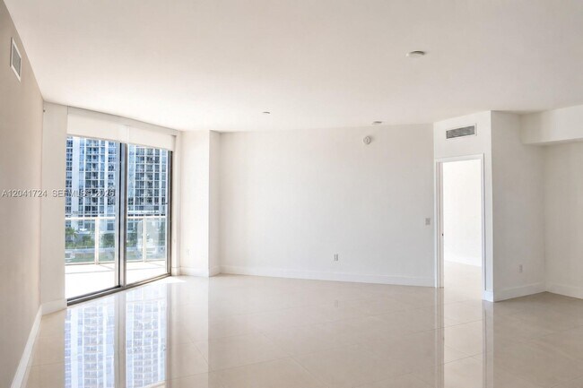 Foto del edificio - 17301 Biscayne Blvd