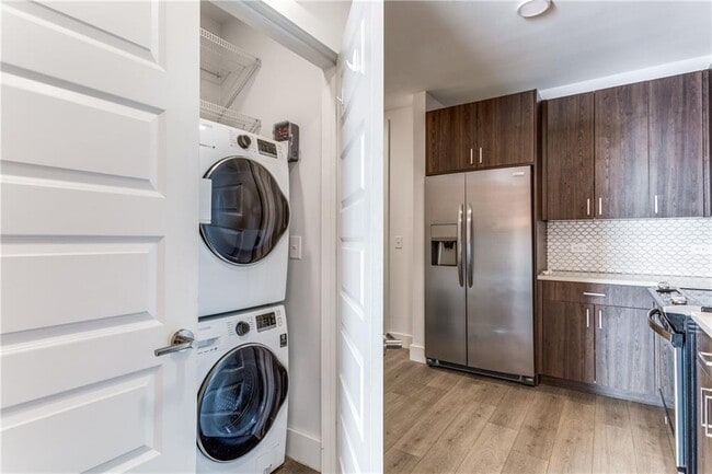 Building Photo - 2213 Poquito St