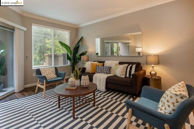 Foto del edificio - Parkwoods Oakland 2/2 Condo with beautiful amenities