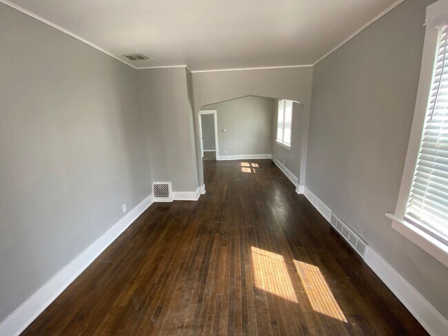 Foto del edificio - 2 Bedroom House for Rent