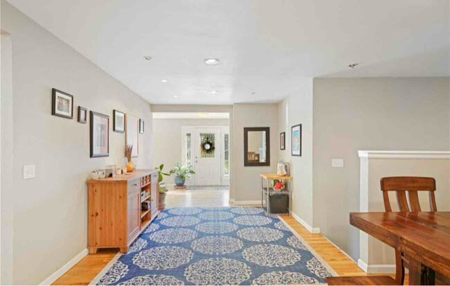 Photo - 885 S Miller St House