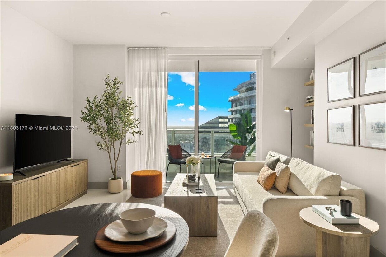 Primary Photo - 1080 Brickell Ave