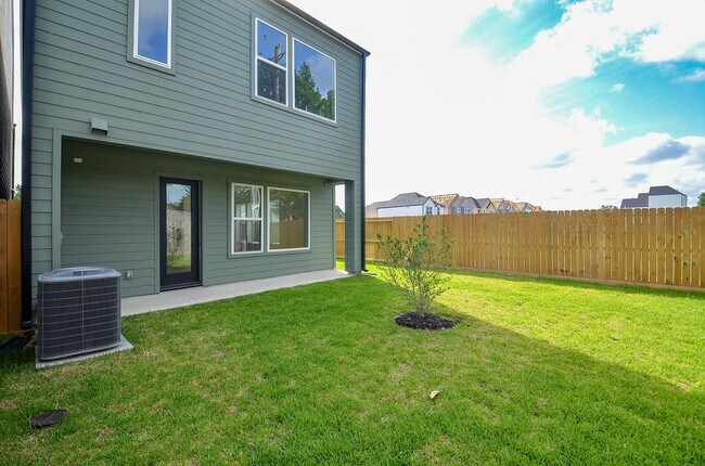 Foto del edificio - 7703 Inwood Grv Ln