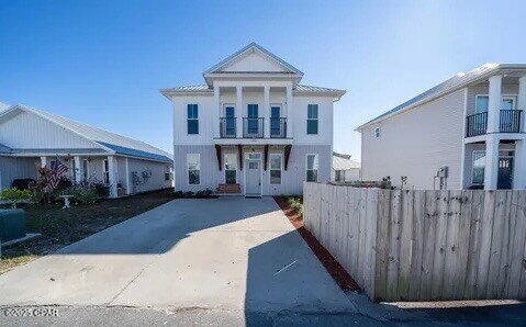 Primary Photo - 407 Raven Ln