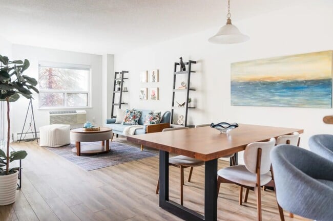 Building Photo - Sugarcreek Village