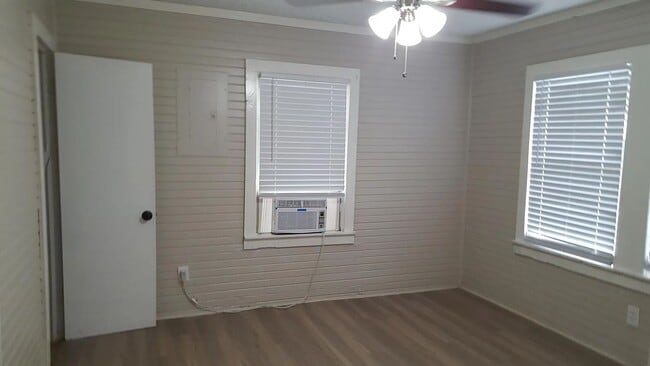 Foto del edificio - 3604 N Terry St