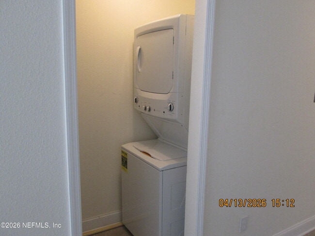 Building Photo - 1200 Bretta St