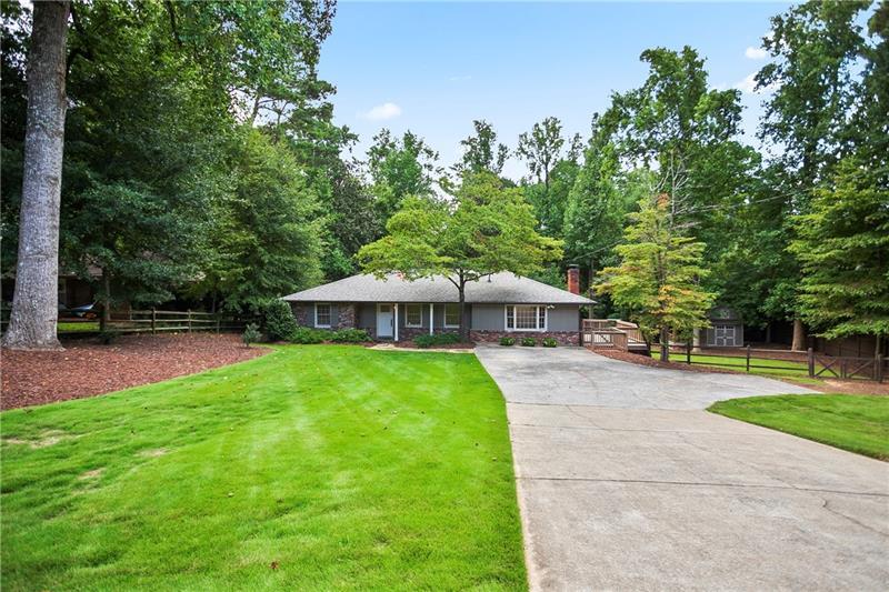 Foto principal - 4000 Lower Roswell Rd
