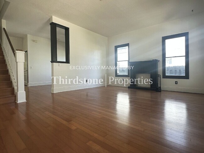 Building Photo - 1446 Silver St