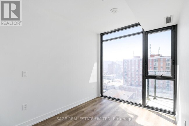 Photo du bâtiment - 1 Jarvis St